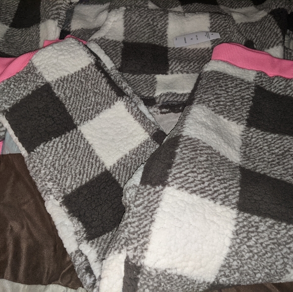 Justice pjs two piece set - Picture 2 of 4